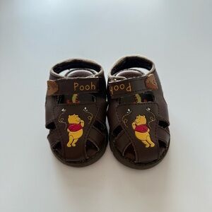 Vintage 1990s Winnie the Pooh Brown Fisherman Style Sandals